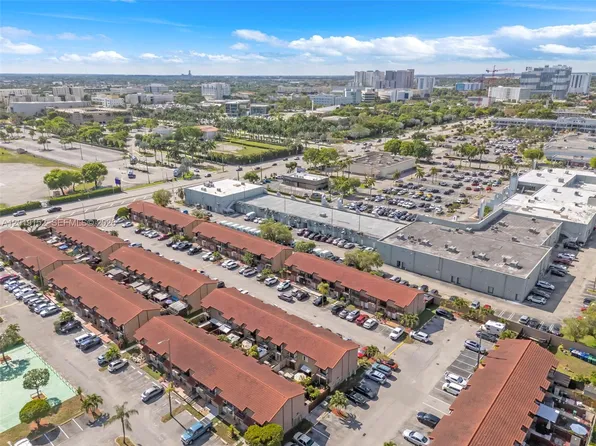 1811 SW 107th Ave APT 2302, Miami, FL 33165