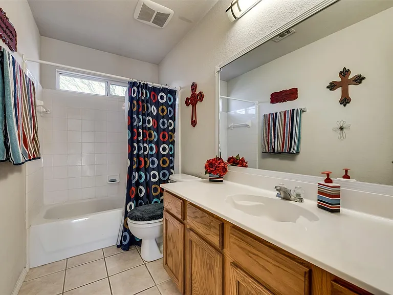 2431 Fieldcrest Dr — Photo 16