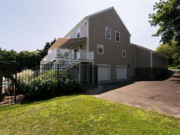 3rd image of 126 Emmanuel Dr