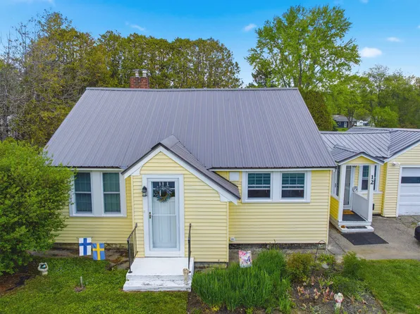 12 Kilkenny Street, Lancaster, NH 03584