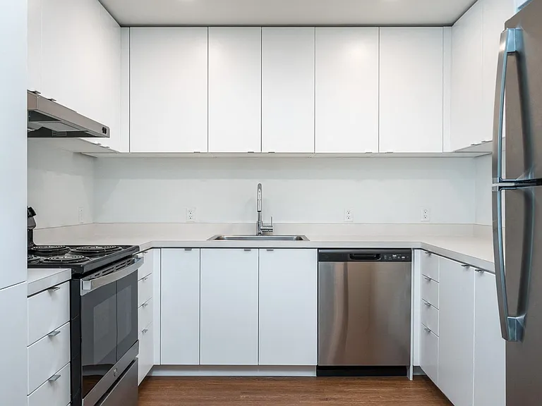 Rockwood Village Apartments — Photo 43