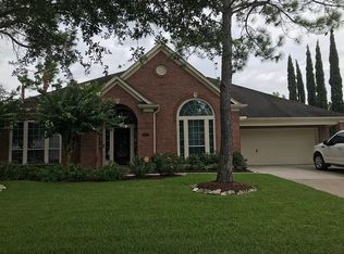 107 Pelican Ct, League City, TX 77573