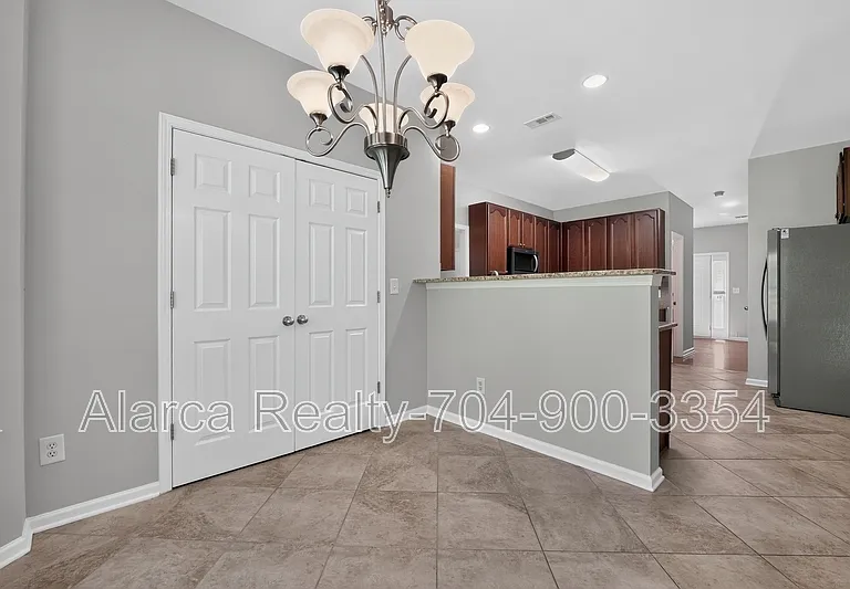 2041 White Cedar Ln — Photo 7