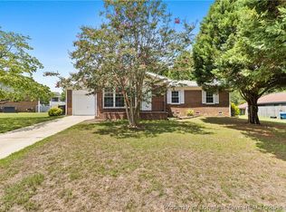 735 Amber Dr, Fayetteville, NC 28311