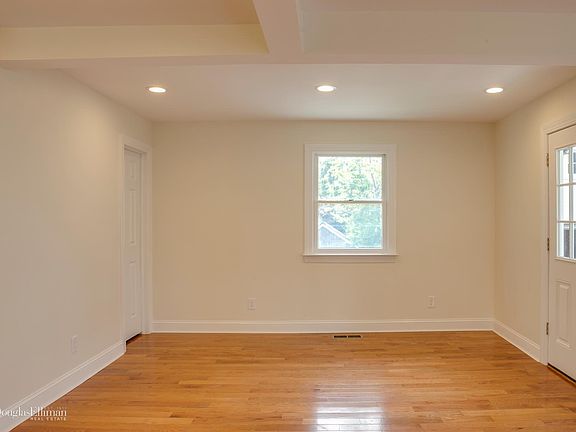 5th image of 124 Murray Ave