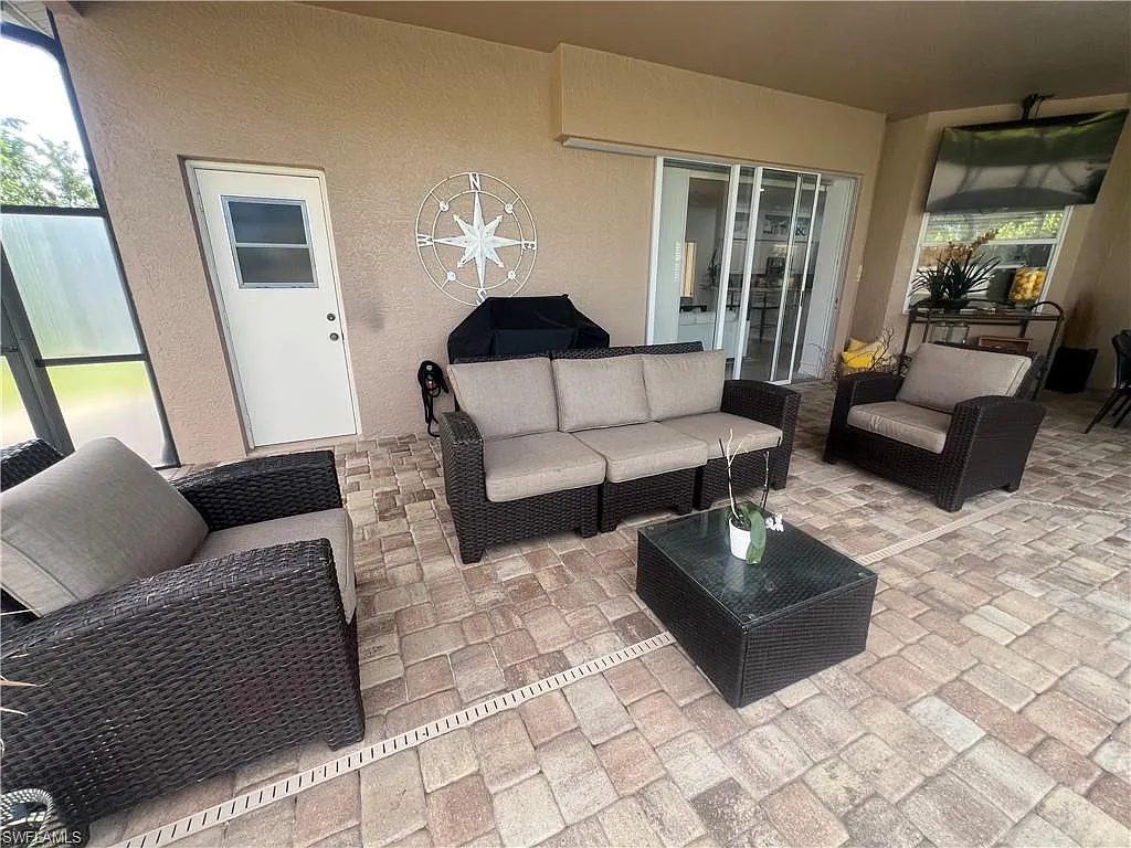 4 bed, 3.0 bath, 2890 sqft, $18,000 — Photo 3