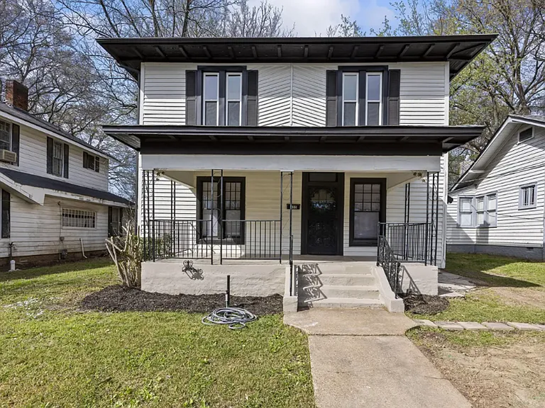 335 Division Ave — Photo 1