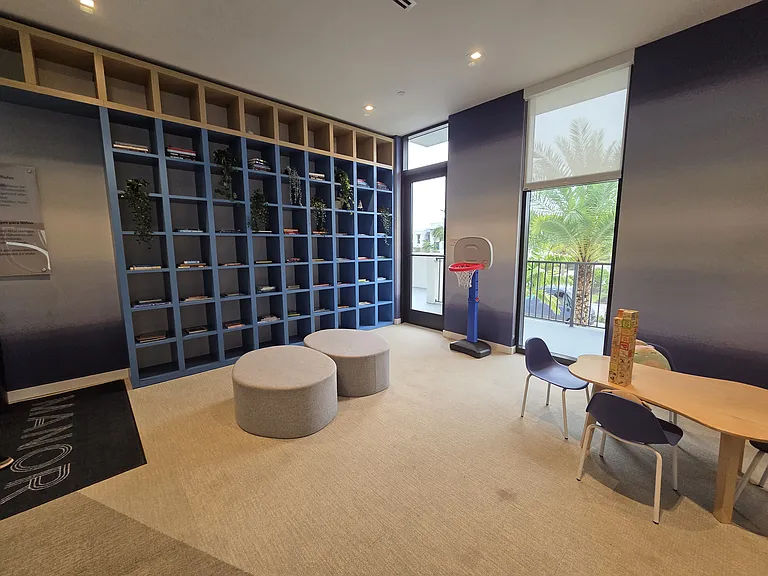 670 W 70th Pl #B1 — Photo 28