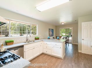 1001 Barkley St, Davis, CA 95616