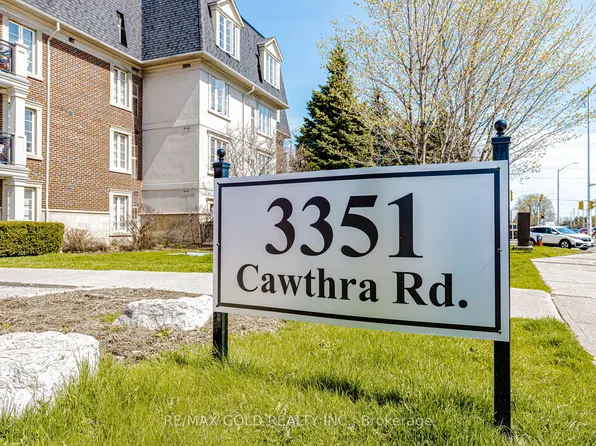 3351 Cawthra Rd #223, Mississauga, ON L5A 4N5