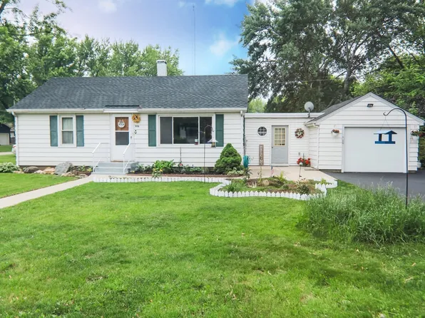 333 6th Ave, Marengo, IL 60152