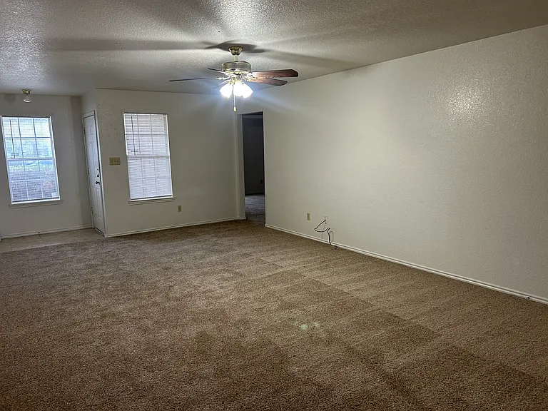 2707 Mason Dr — Photo 3