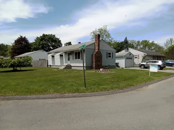 2 Bascom Dr, Fort Edward, NY 12828