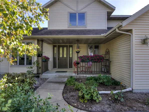 1117 Willow Green Circle, Eau Claire, WI 54701