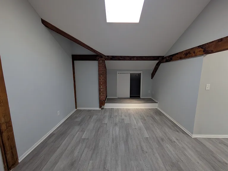 Franklin School Lofts — Photo 6
