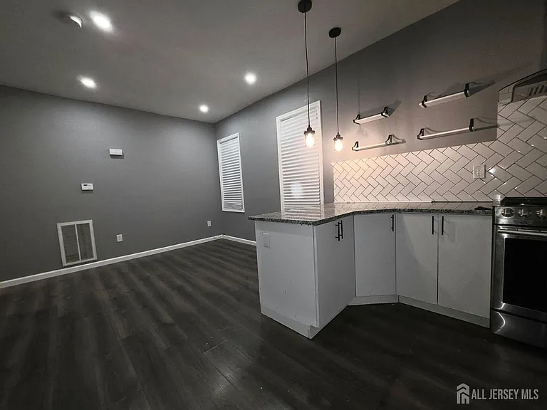 487 S 17th St #1 — Photo 7