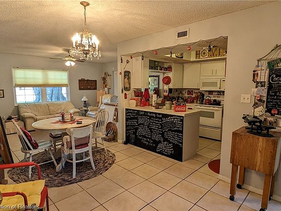 4th image of 3056 Camellia Ln