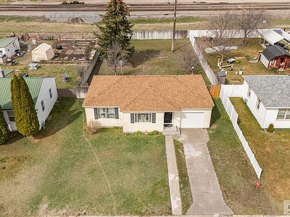 2nd image of 1129 Sunset Ave