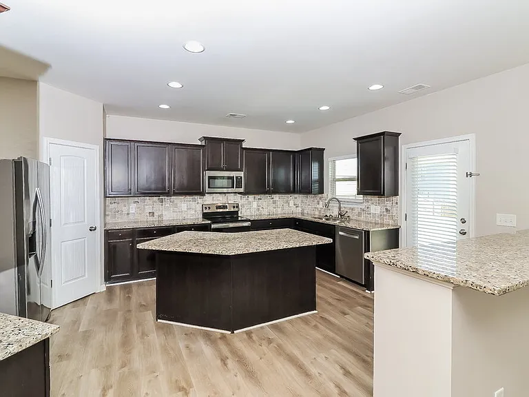 26 Robin Rd — Photo 10