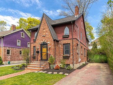 17 Essex St Medford Ma 02155 Zillow