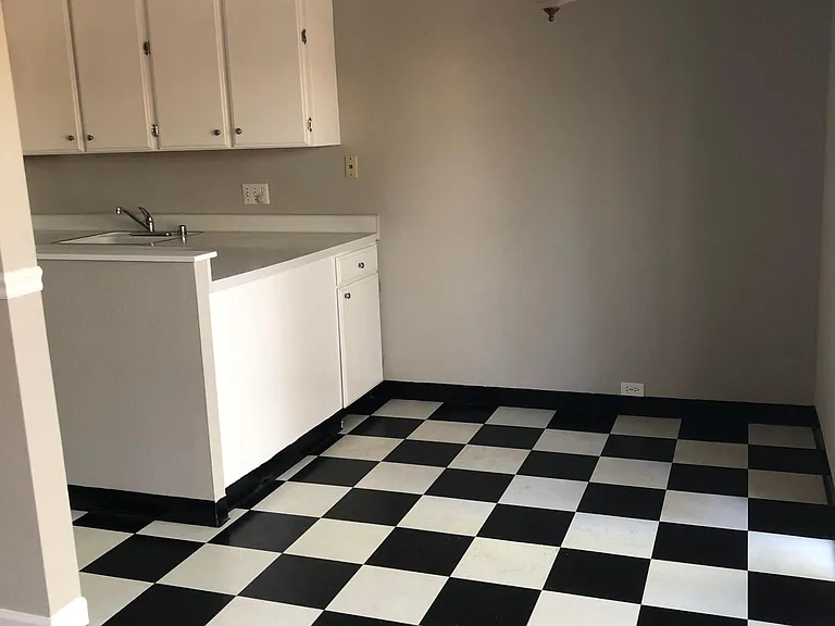 2241 Woodside Ln E #4 — Photo 6