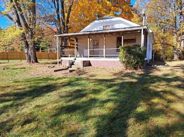 1230 Hillcrest Rd, Wellsville, OH 43968