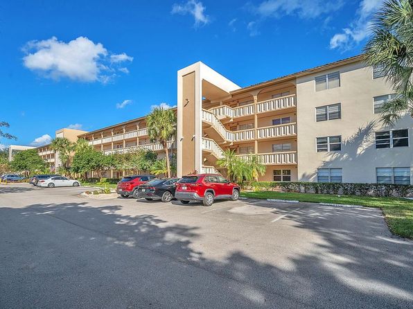 2302 Lucaya Ln APT D2