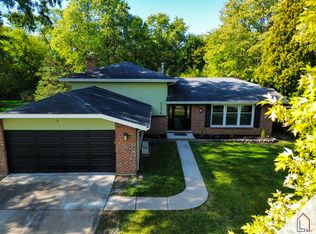 23036 Lakeshore Dr, Richton Park, IL 60471