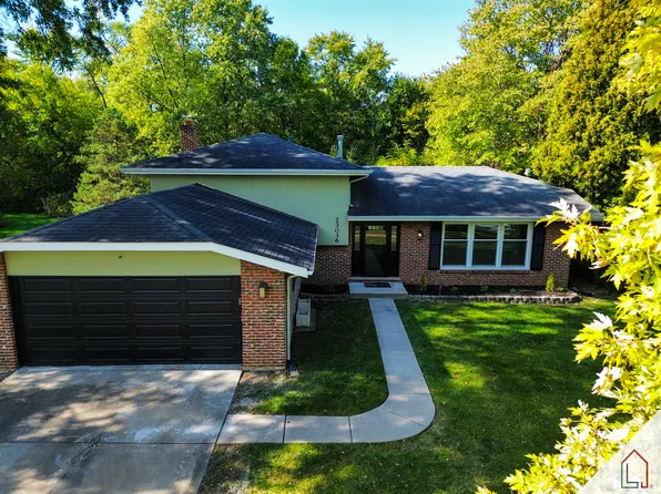 23036 Lakeshore Dr, Richton Park, IL 60471