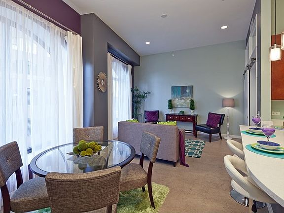 2nd image of 507 Sabine St APT 709