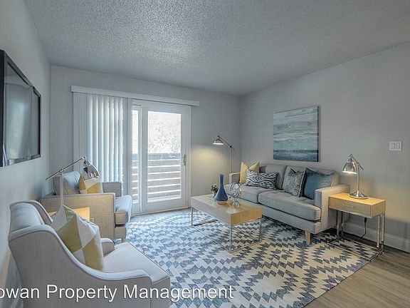 4th image of 423 Maple Blvd #427