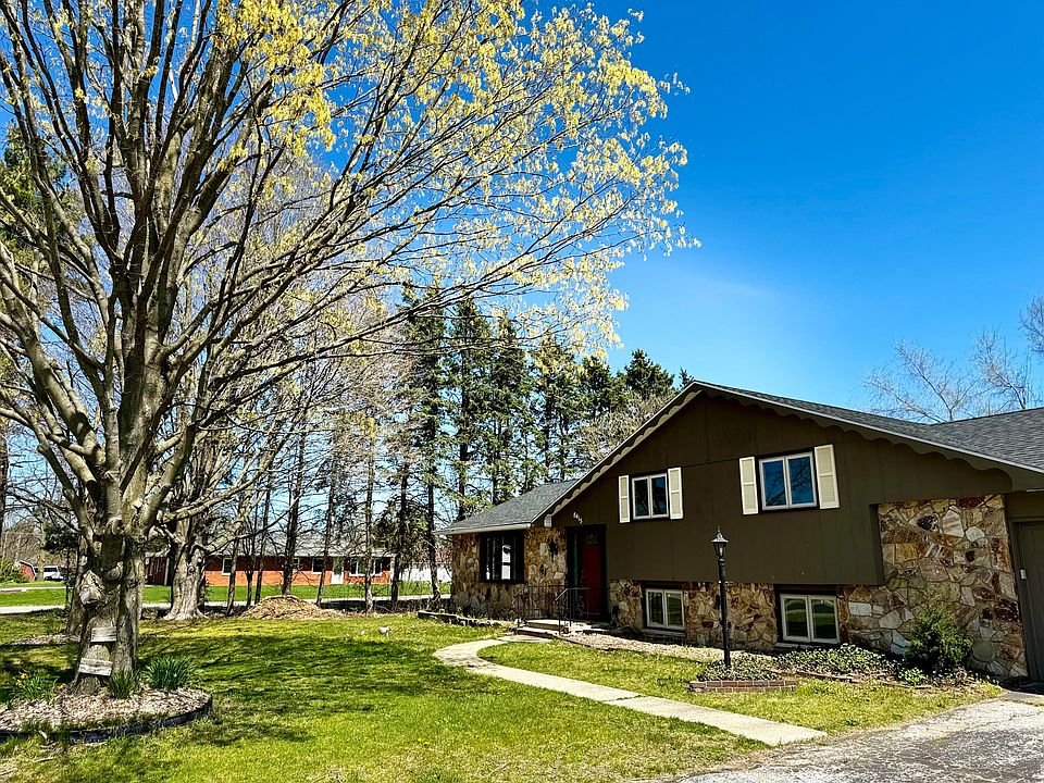 1st image of 8415 Centerfield Dr