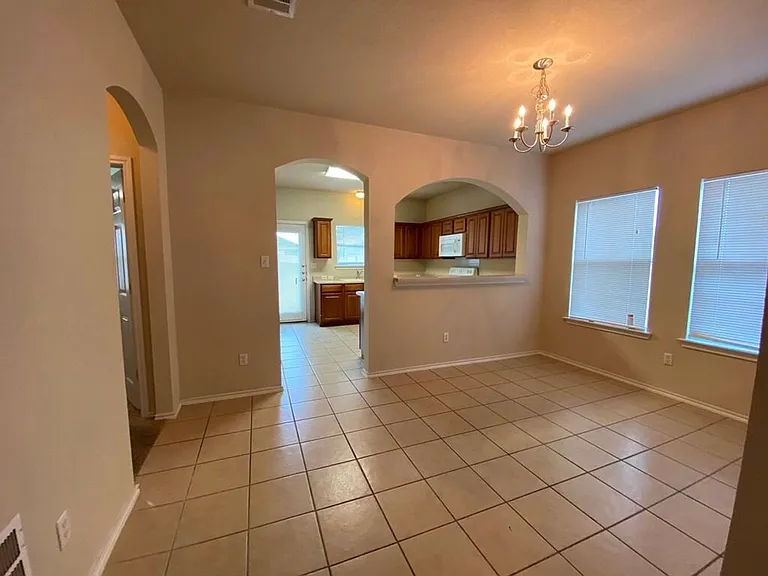 207 Brown St — Photo 9