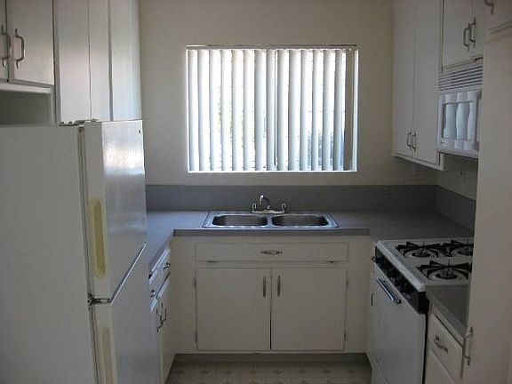 4th image of 4567 Hawley Blvd APT 8
