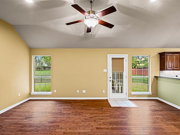 4th image of 9417 Ravenswood Rd
