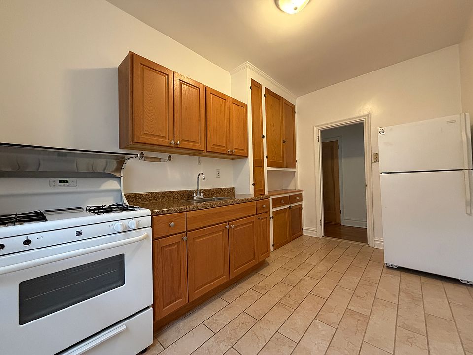1st image of 101 Tonnelle Ave #5