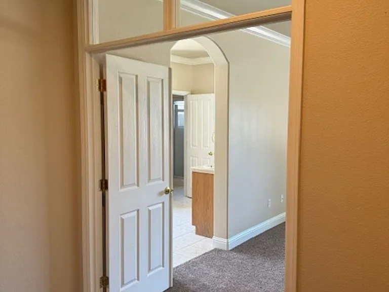 1390 Empress Ln — Photo 15
