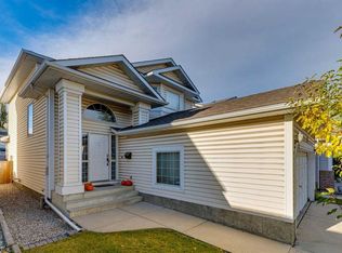 33 N River Rock Cres SE, Calgary, AB T2C 4J4