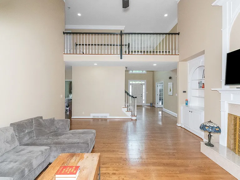 1450 Hillcrest Hts — Photo 35