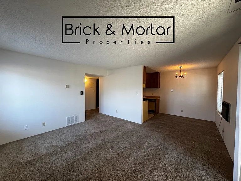 400 S Saliman Rd #B31 — Photo 4