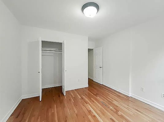 3rd image of 533 W 49th St APT 4RW