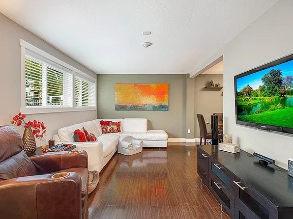15821 NE Leary Way, Redmond, WA