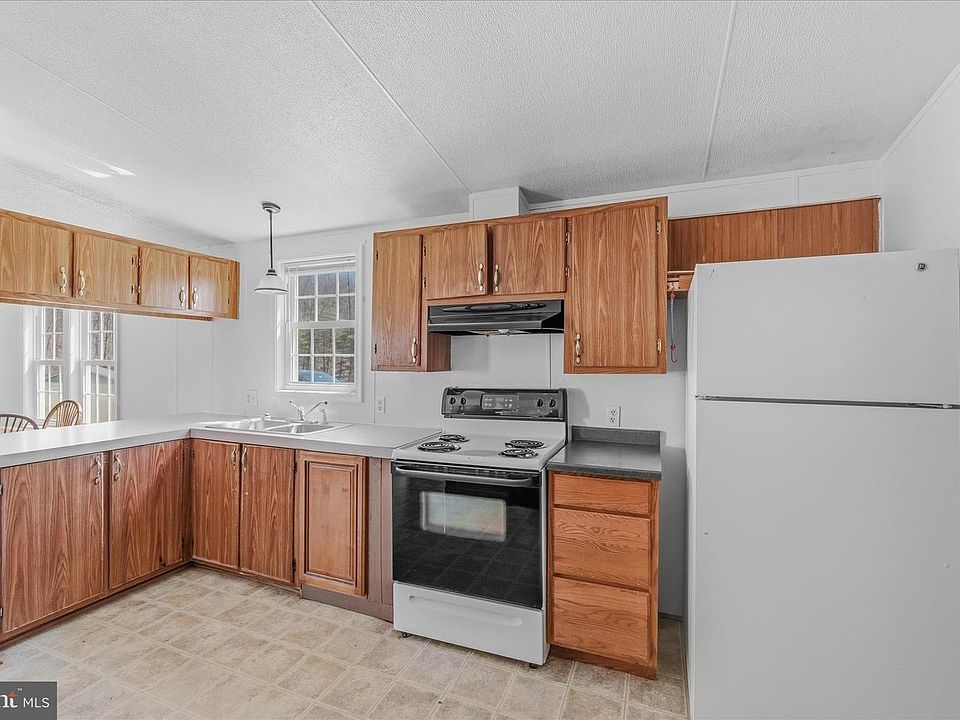 13th image of 1420 Eppinger Rd