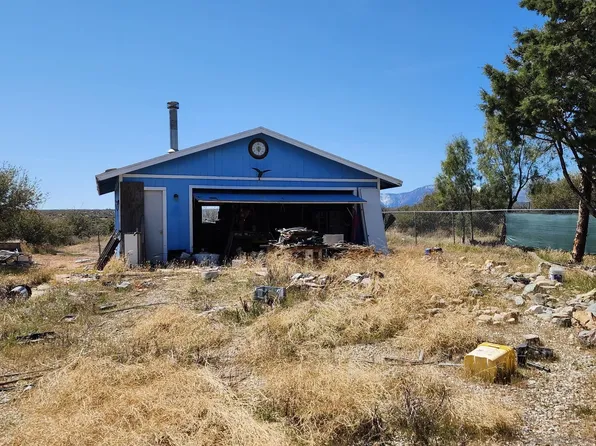 8348 Barbet Rd, Phelan, CA 92371