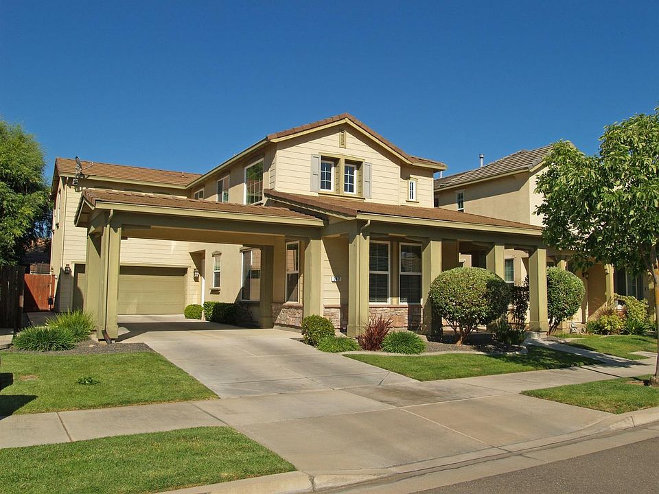 1st image of 347 Cabernet Dr