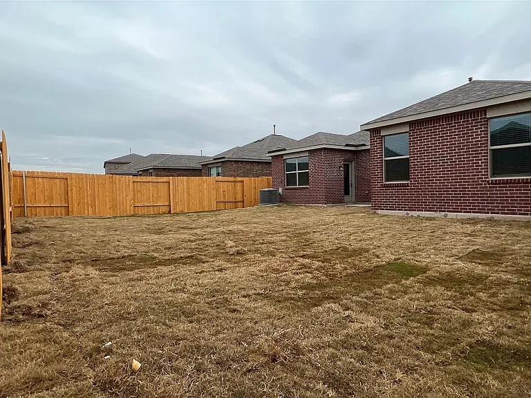 2013 Emma Ct — Photo 19