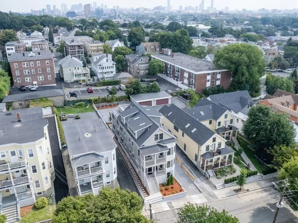 33 Porter St #2, Somerville, MA 02143