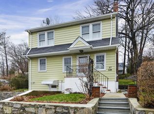 27 Lynton Pl, White Plains, NY 10606