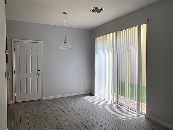 3rd image of 2155 SE Bell Isle Dr