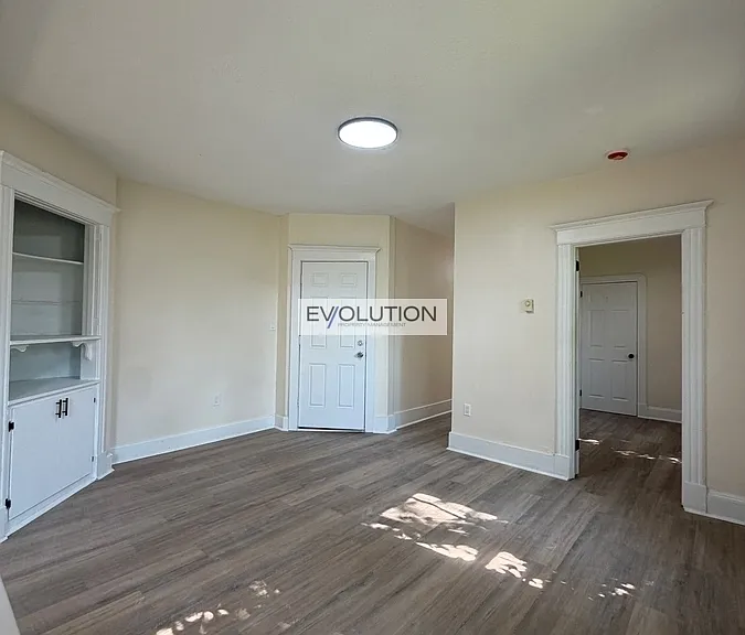 906 Park St #3W — Photo 3